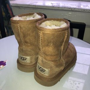 Uggs kids boots size 9